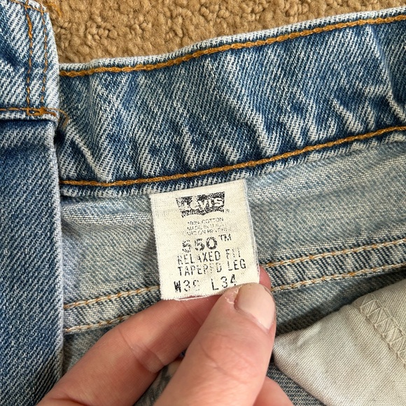 Levi’s 550 Jean Shorts - Picture 3 of 4
